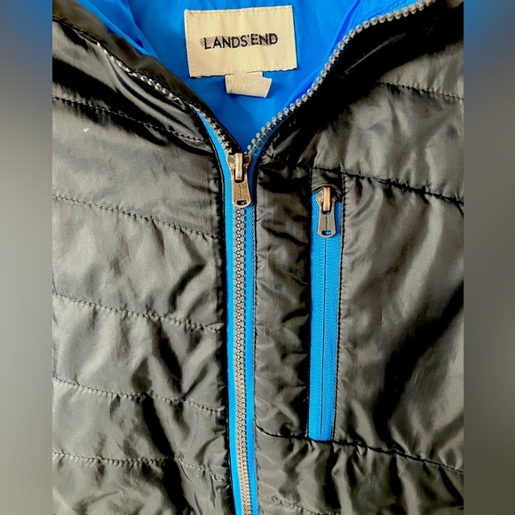 Lands’ End Kid’s Lightweight Hooded Puffer Jacket, Size Small-8, Black/Blue - Picture 5 of 5